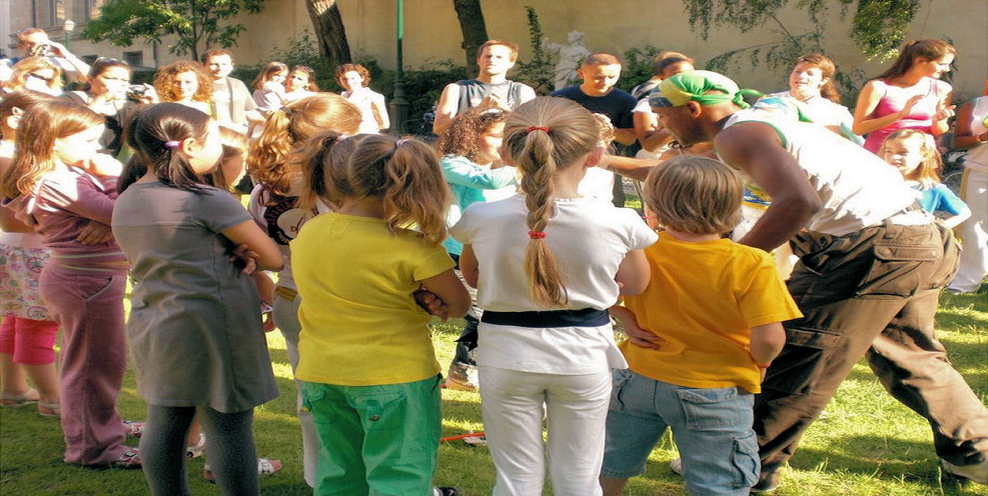 capoeira pour enfants en école publique et privée