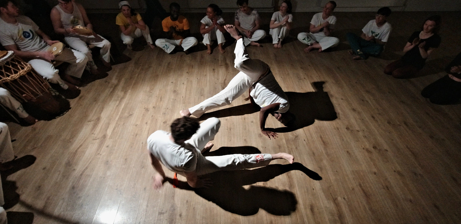 capoeira sport, cours enfants, adolescents et adultes à Paris